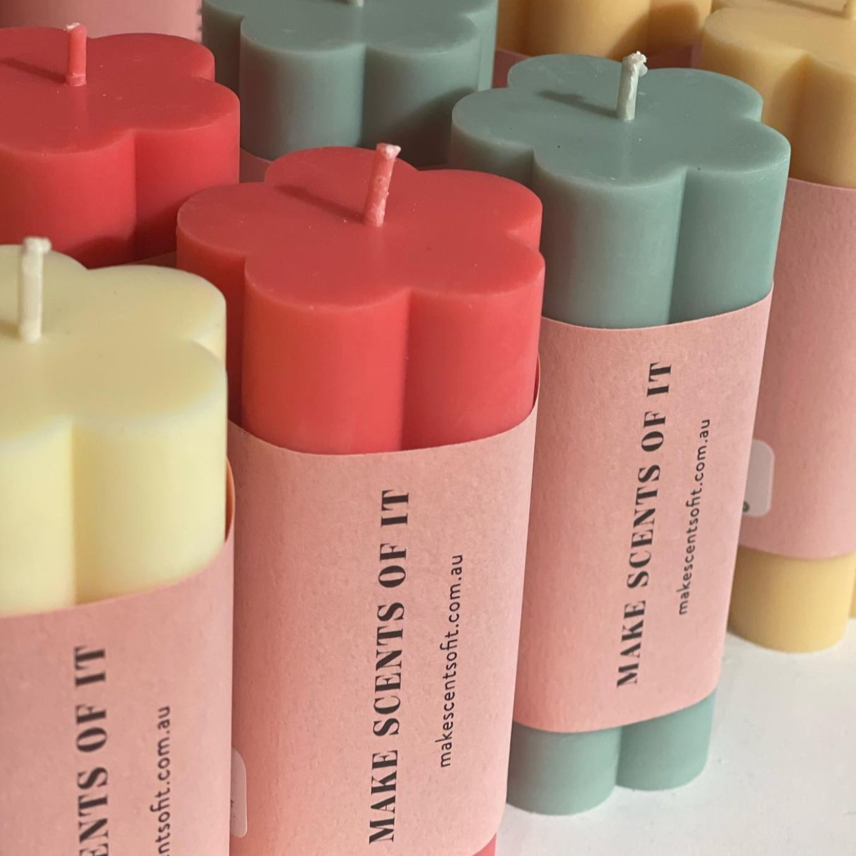 The Daisy Candle